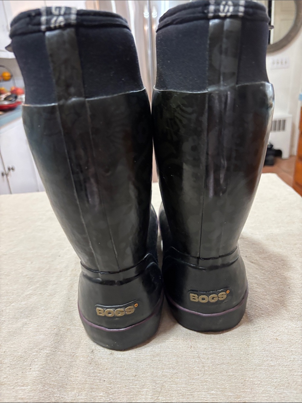 Bogs Women's size 8 Black grey floral Rain Boots with Gold Logo Accent